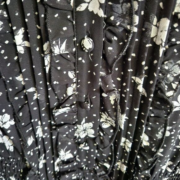 Torrid Blouse Black Floral Sheer Button Front Ruffle Elastic Waist Womens Size 1 - Picture 3 of 7